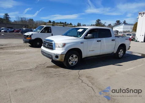 2011 Toyota Tundra Grade 5.7L V8 z USA, uszkodzony, nr VIN 5TFDY5F17BX203629